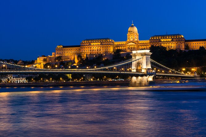 Budapest Evening Danube Cruise with Unlimited Prosecco, Spritz & Beer