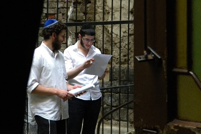 Past and Present of Budapest's Jewish District (Tip-Based Walking Tour)